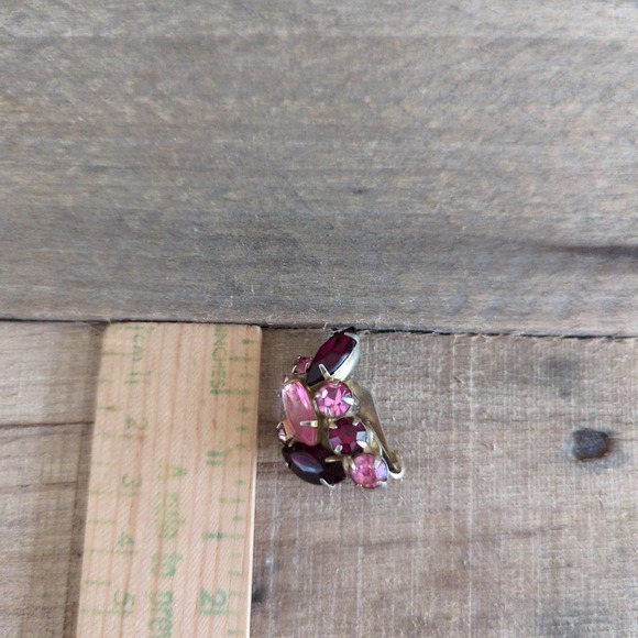 Vintage Red and Pink Prong-Set Rhinestone Clip-on Earrings - Picture 5 of 6